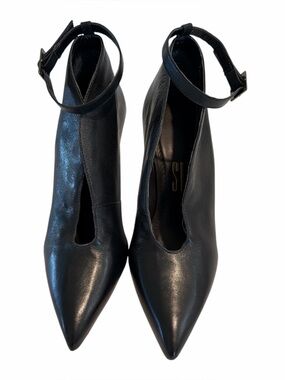 SANTA LOLLA Black Leather Pointed Toe Ankle Strap Pumps size 8